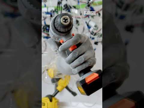 This Robotic Arm That Makes you Confused About It’s Real or Artificial