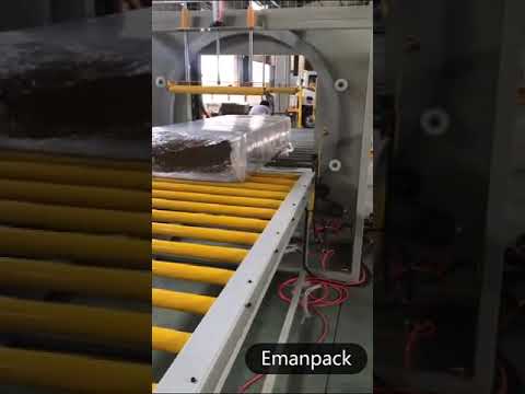 Horizontal stretch wrap machine for wrapping large bundles