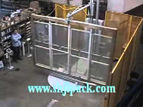 Automatic pallet wrapping machine for big window and door