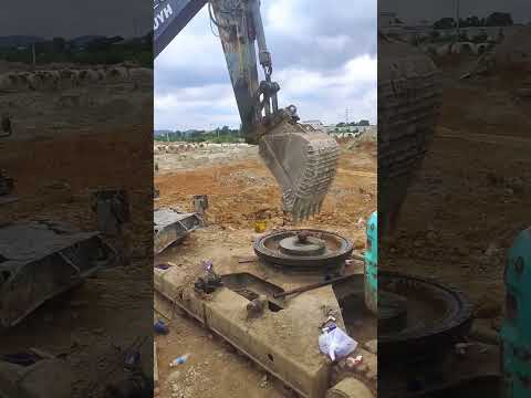 Excavator chassis installation process - amazing video and satisfactory #shorts