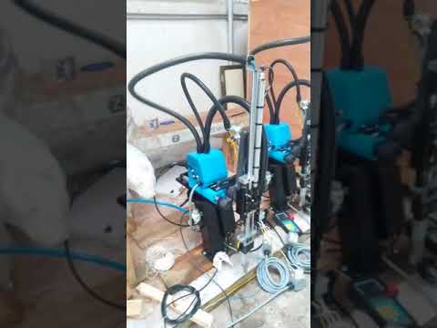 INDUSTRIAL ROBOT FOR MOLDING MACHINE