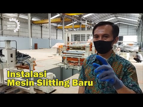 Tukang Mesin Industri Memulai Instalasi Mesin Slitting Coil