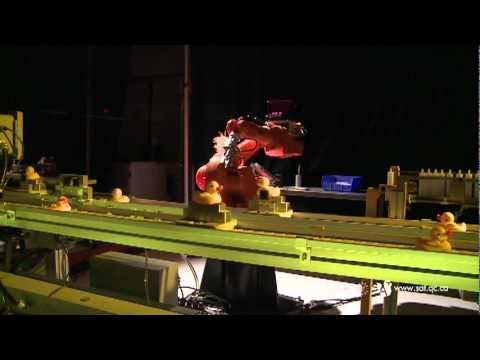 Dancing industrial robots :: A rave party at the ÉTS