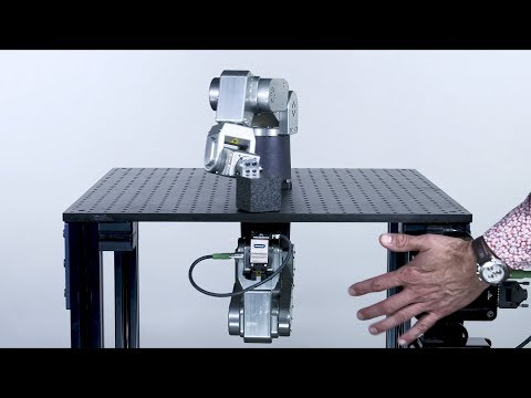 The world&#039;s smallest six-axis industrial robot arm