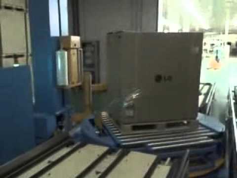 Automatic pallet wrapping machine