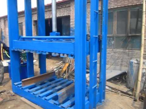 Wire mesh packing machine