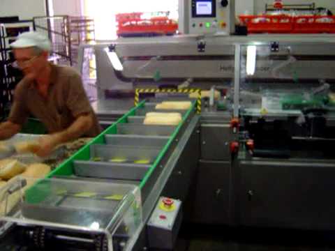 HOBA - Bagloader HBS-Cassette closing with clipband, Automatic packaging line for buns and rolls