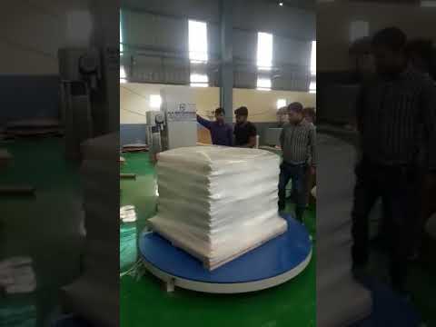 Pallet stretch wrapping machine