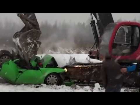 Bagger vs Auto Zwei Männer verprügeln Baggerfahrer der rächt sich fatal Auto zerstört