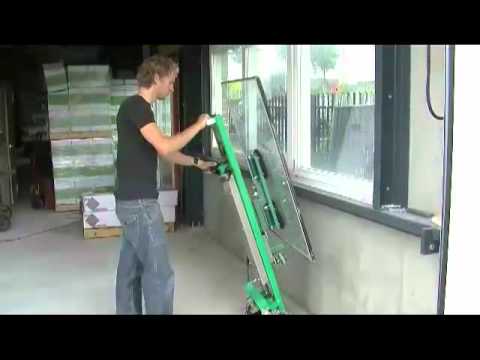 Glass handling with Tiller®-liftmobile lifting equipment, 1 man glass installer