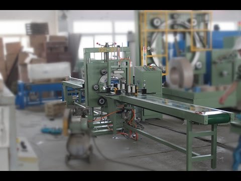 Plastic pipe bundle wrapping machine