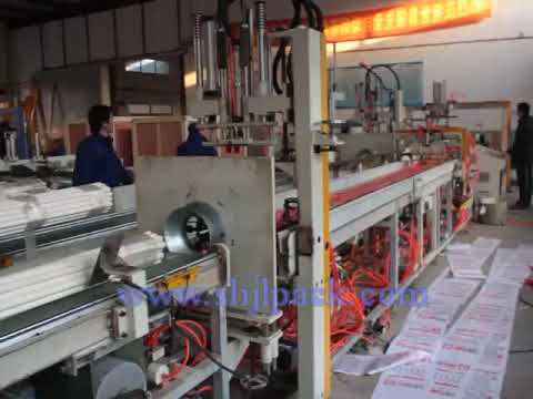 Automatic conduit pipe bundling and packing machine