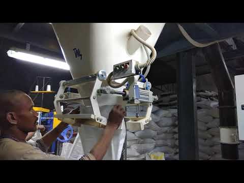 Automatic bagging machine