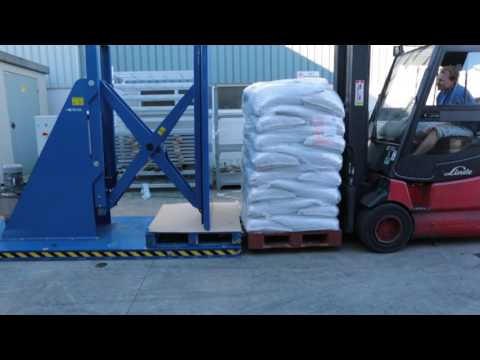 Stationay Pallet Changer - Transferring plastic bags