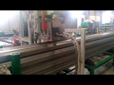 Automatic steel pipe strapping machine