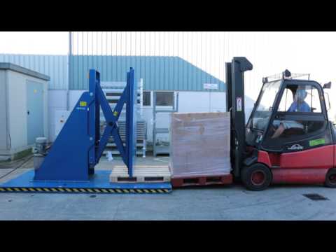 Stationary Pallet Changer - Transferring goods from pallet