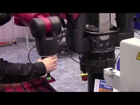 Rollbag R1275 Bagger integrated with Baxter Robot