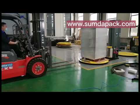 Pallet stretch wrapping machine with remote control