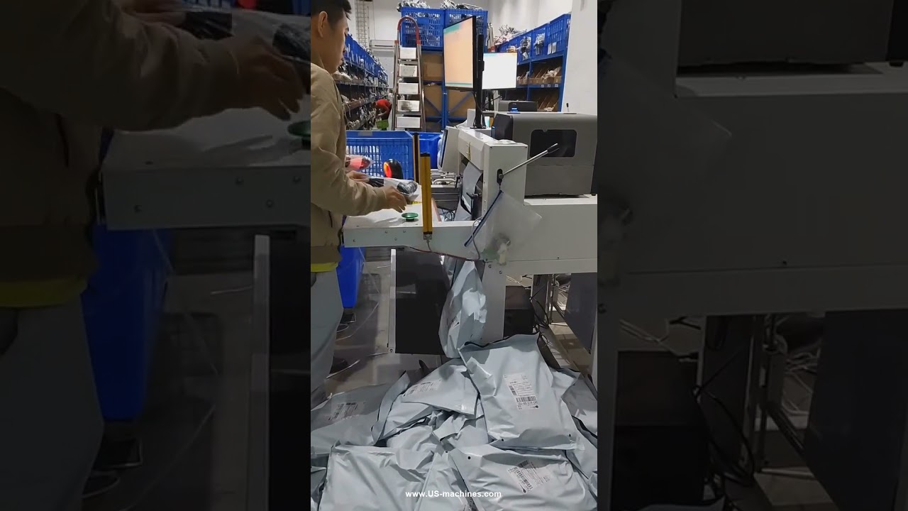 Auto bag feeder for clothing packaging in E-commerce - Wrapping Machine